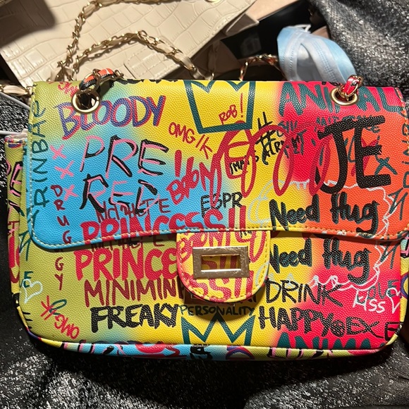graffiti cross body - Picture 1 of 2